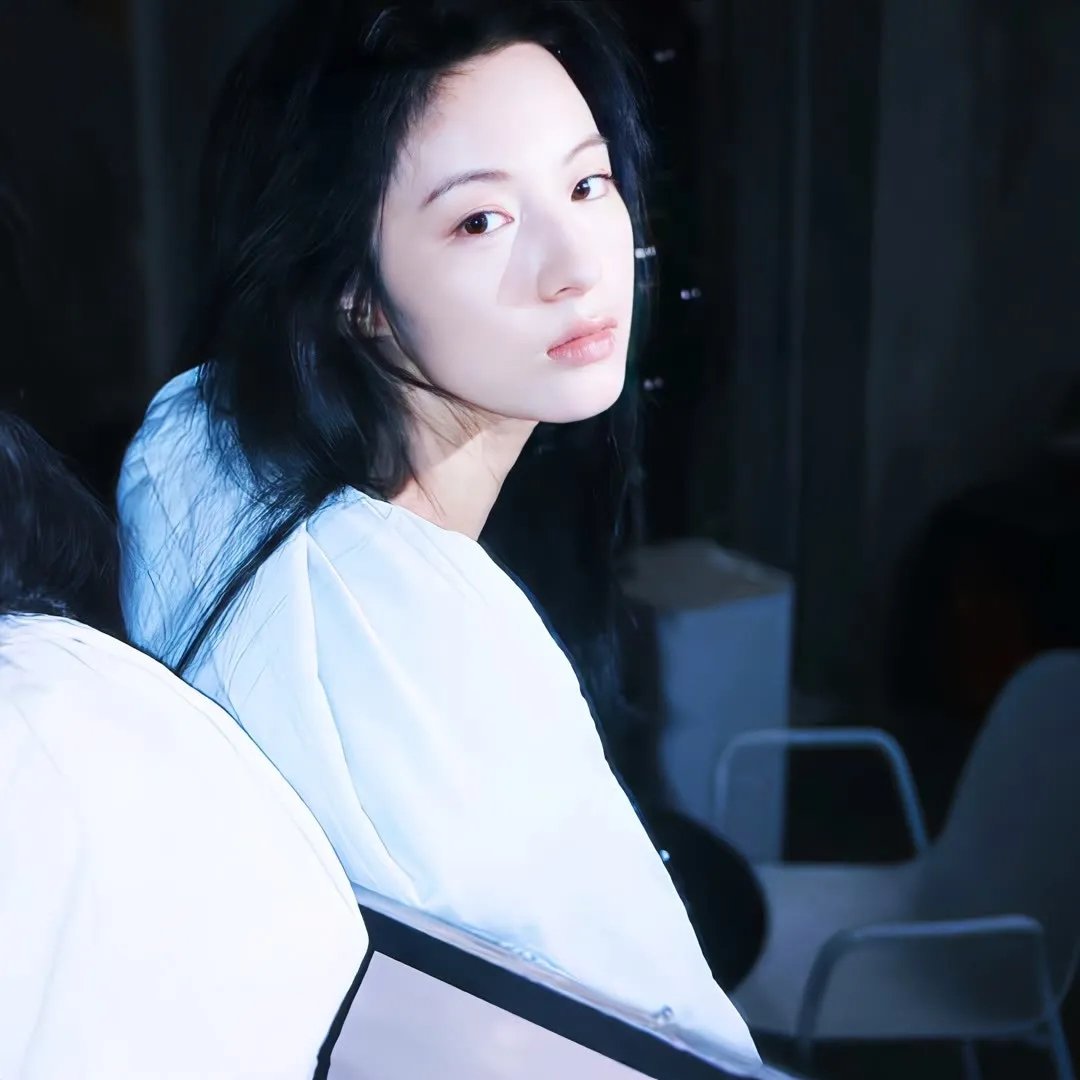 遇刺为生的女人